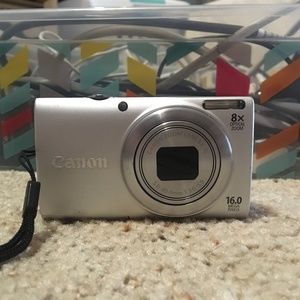 Canon Powershot A4000 IS HD w/charger and 8GBcard
